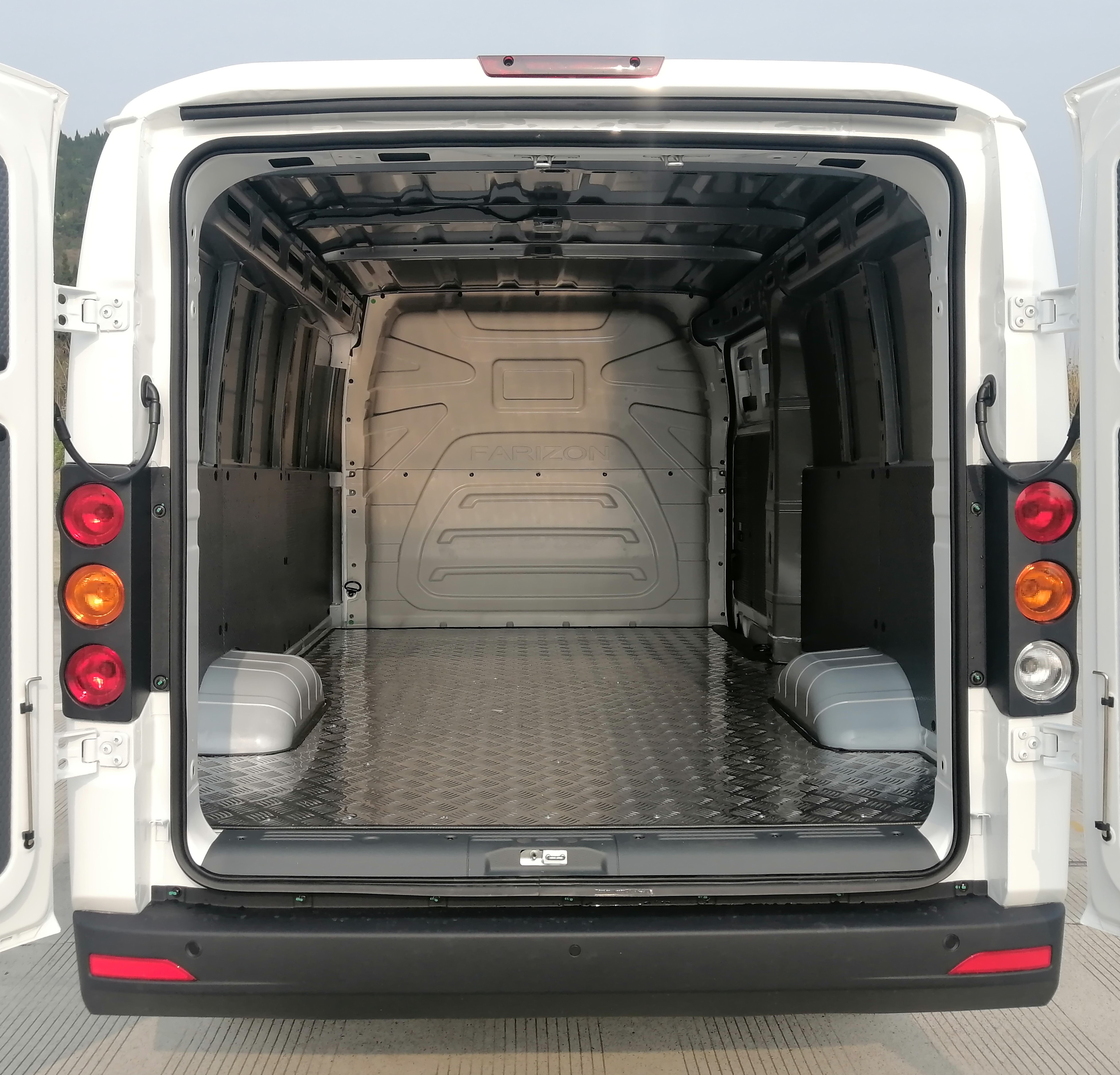 遠(yuǎn)程牌DNC5037XXYBEVGN2純電動(dòng)廂式運(yùn)輸車(chē)公告圖片