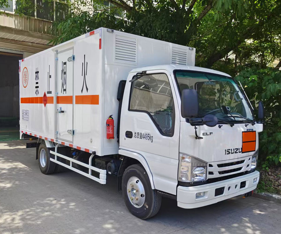 慶鈴牌QL5040XRYMVHAJ易燃液體廂式運輸車