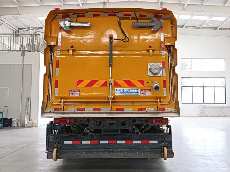 程力威牌CLW5186TWQAXS道路污染清除車公告圖片