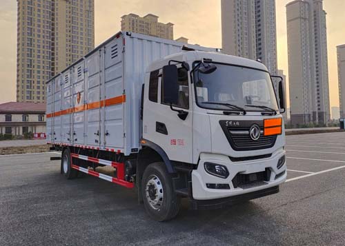 襄鑫鼎牌XDV5180XRQDF6易燃?xì)怏w廂式運輸車公告圖片