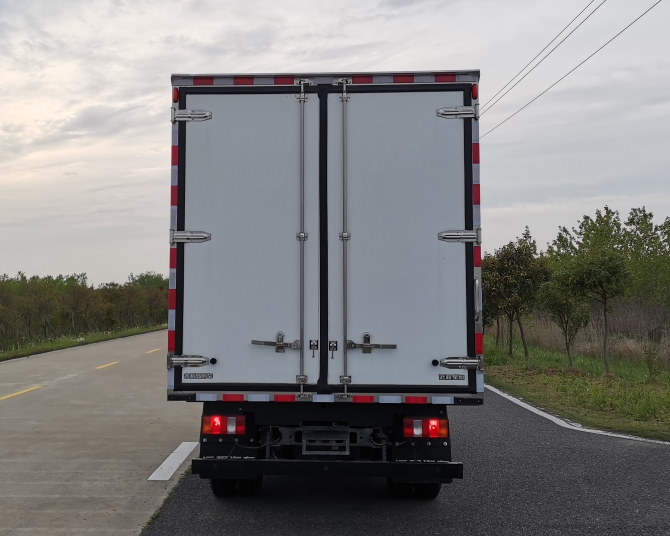 遠程牌JGL5047XLCSHEVGMN1甲醇插電式增程混合動力冷藏車公告圖片