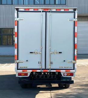 福田牌BJ5035XXY4JV5-13廂式運(yùn)輸車(chē)公告圖片