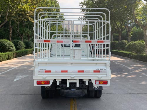 福田牌BJ5030CCY4AV8-42倉(cāng)柵式運(yùn)輸車公告圖片