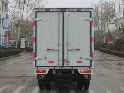 福田牌BJ5031XXY5JC4-11廂式運(yùn)輸車公告圖片