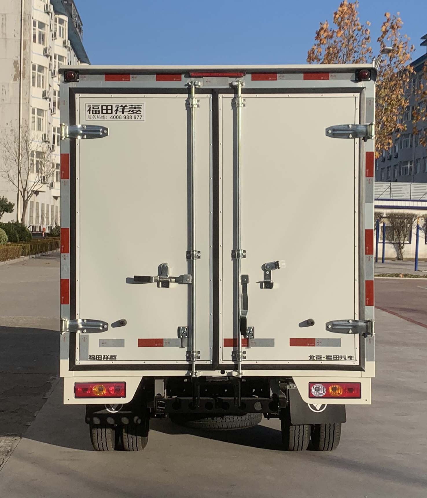 廂式運(yùn)輸車圖片