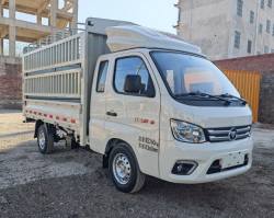仓栅式运输车