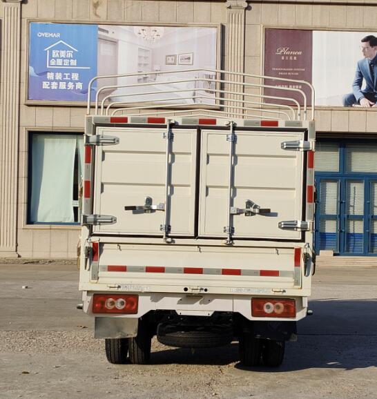 福田牌BJ5035CCY3JV3-63倉柵式運輸車公告圖片