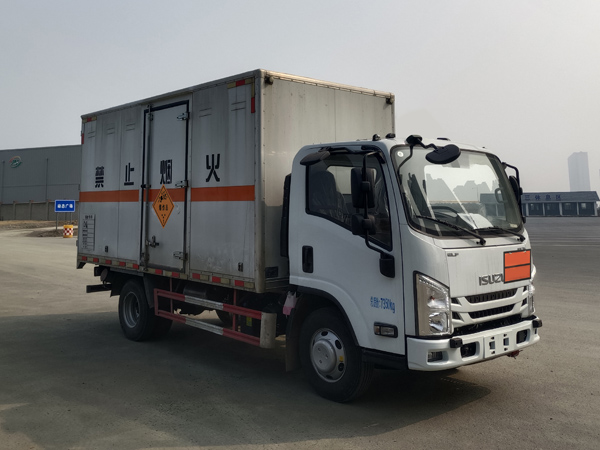 楚勝牌CSC5070XQYJW6爆破器材運(yùn)輸車(chē)