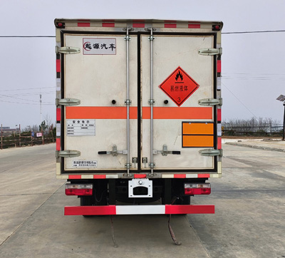 百捷牌QYY5041XRYEQ6易燃液體廂式運(yùn)輸車(chē)公告圖片