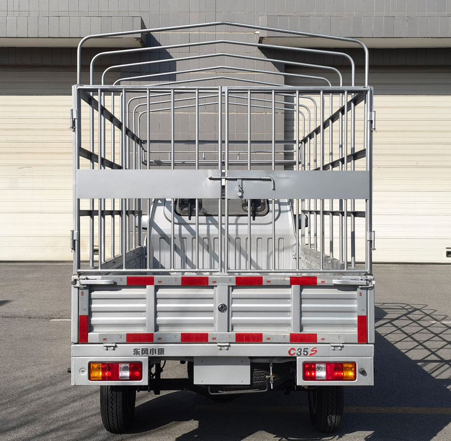 倉(cāng)柵式運(yùn)輸車圖片