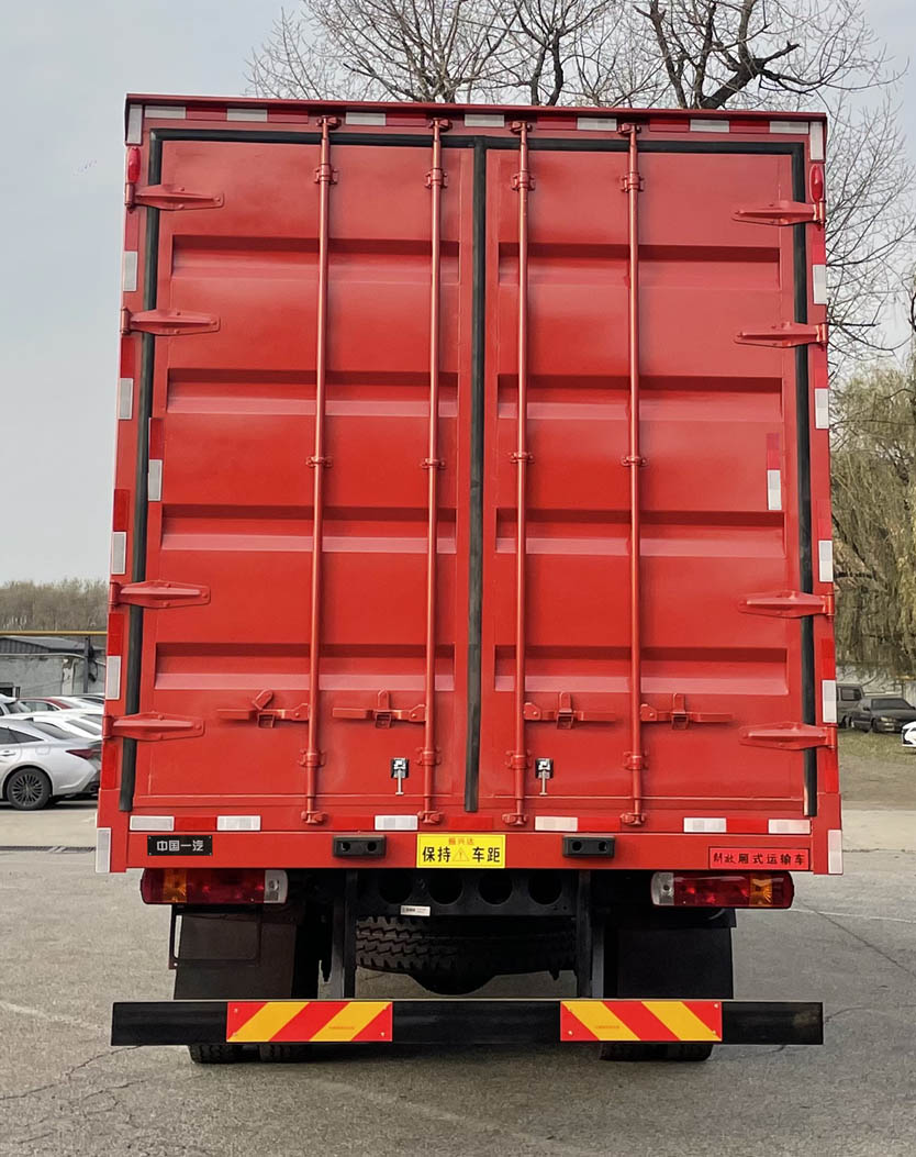 解放牌CA5180XXYP28K62L2E6A80廂式運(yùn)輸車公告圖片