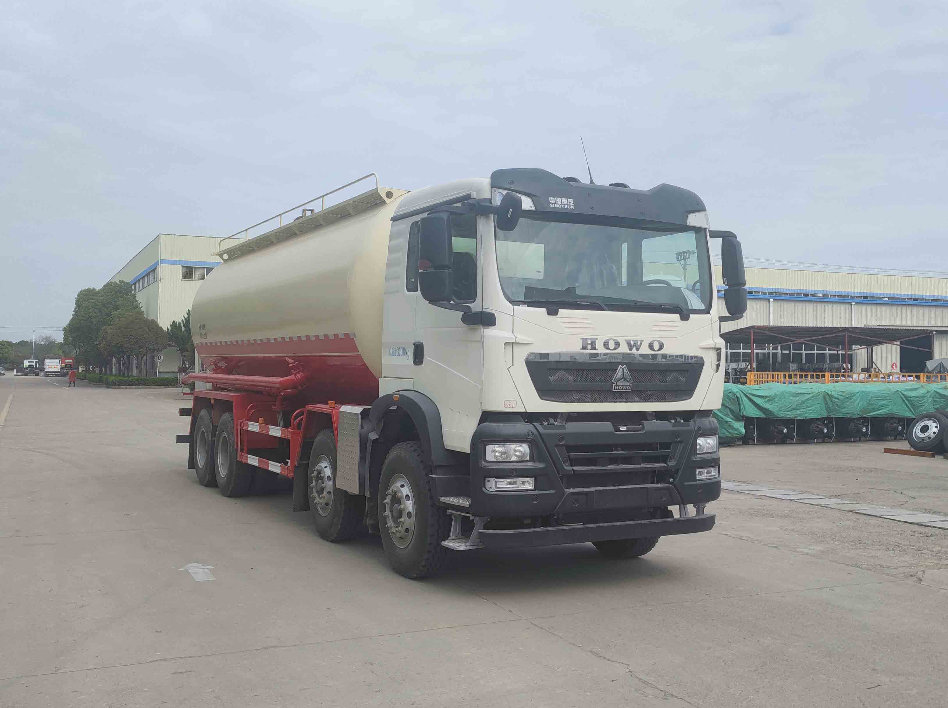 華威馳樂(lè)牌SGZ5312GFLZZ6T5低密度粉粒物料運(yùn)輸車(chē)公告圖片