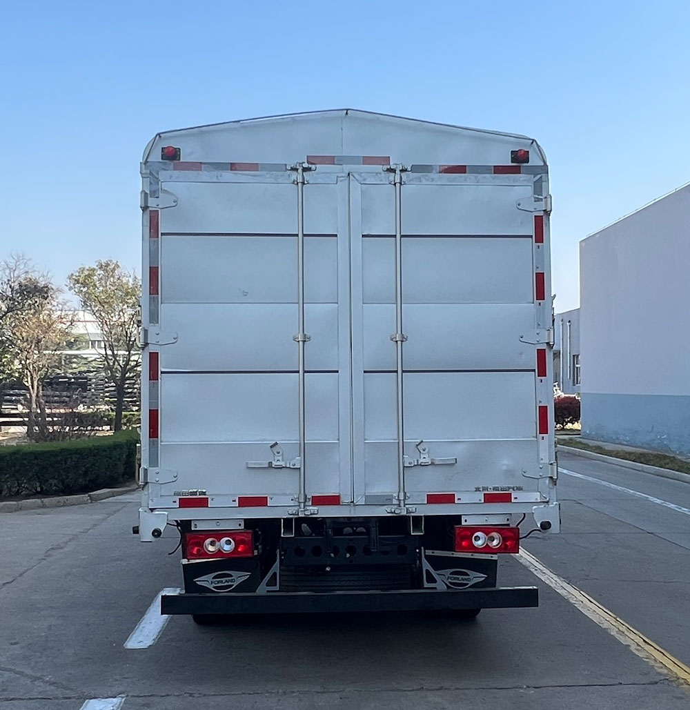 福田牌BJ5046CCYEV2純電動倉柵式運輸車公告圖片