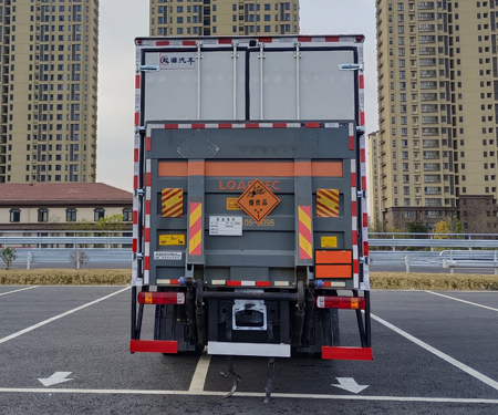 百捷牌QYY5261XQYCA6爆破器材運(yùn)輸車公告圖片