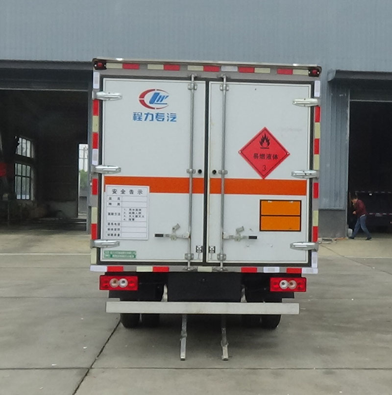 程力牌CL5044XRY6BXW易燃液體廂式運輸車公告圖片