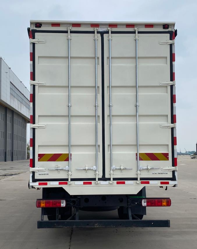 福田牌BJ5186XXY-5K廂式運(yùn)輸車(chē)公告圖片