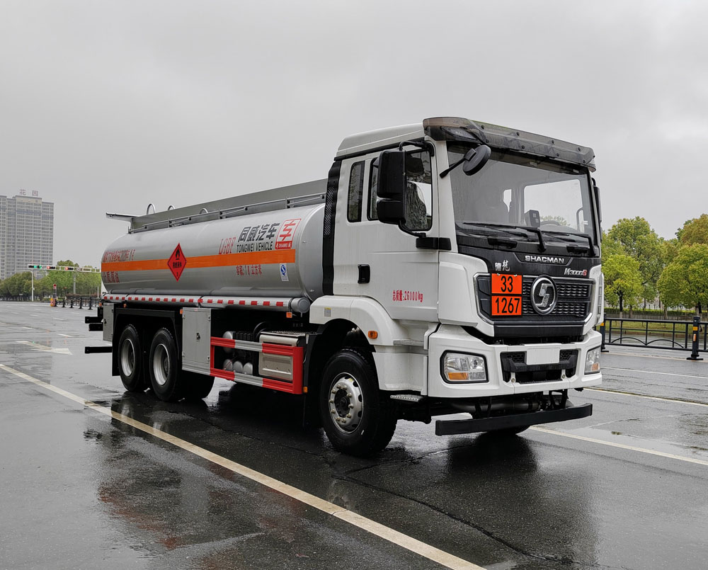 專威牌HTW5269GRYSX6易燃液體罐式運(yùn)輸車(chē)