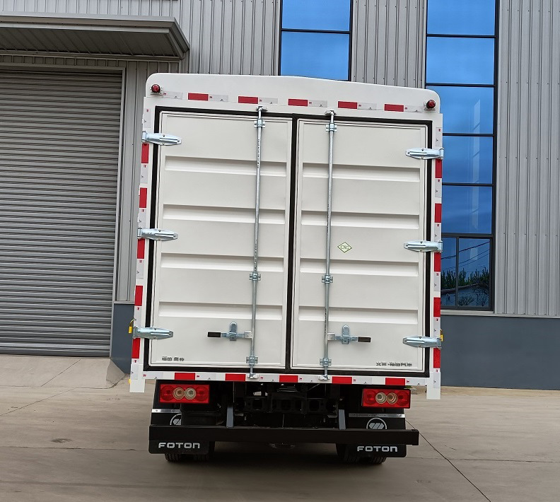 福田牌BJ5045CCY9JC6-AB1倉(cāng)柵式運(yùn)輸車(chē)公告圖片