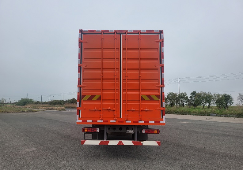 豪沃牌ZZ5187XXYN711GF11廂式運輸車公告圖片