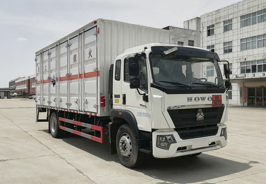 大力牌DLQ5185XFWZZ6腐蝕性物品廂式運(yùn)輸車公告圖片