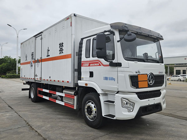 楚勝牌CSC5189XZWS6雜項(xiàng)危險(xiǎn)物品廂式運(yùn)輸車公告圖片