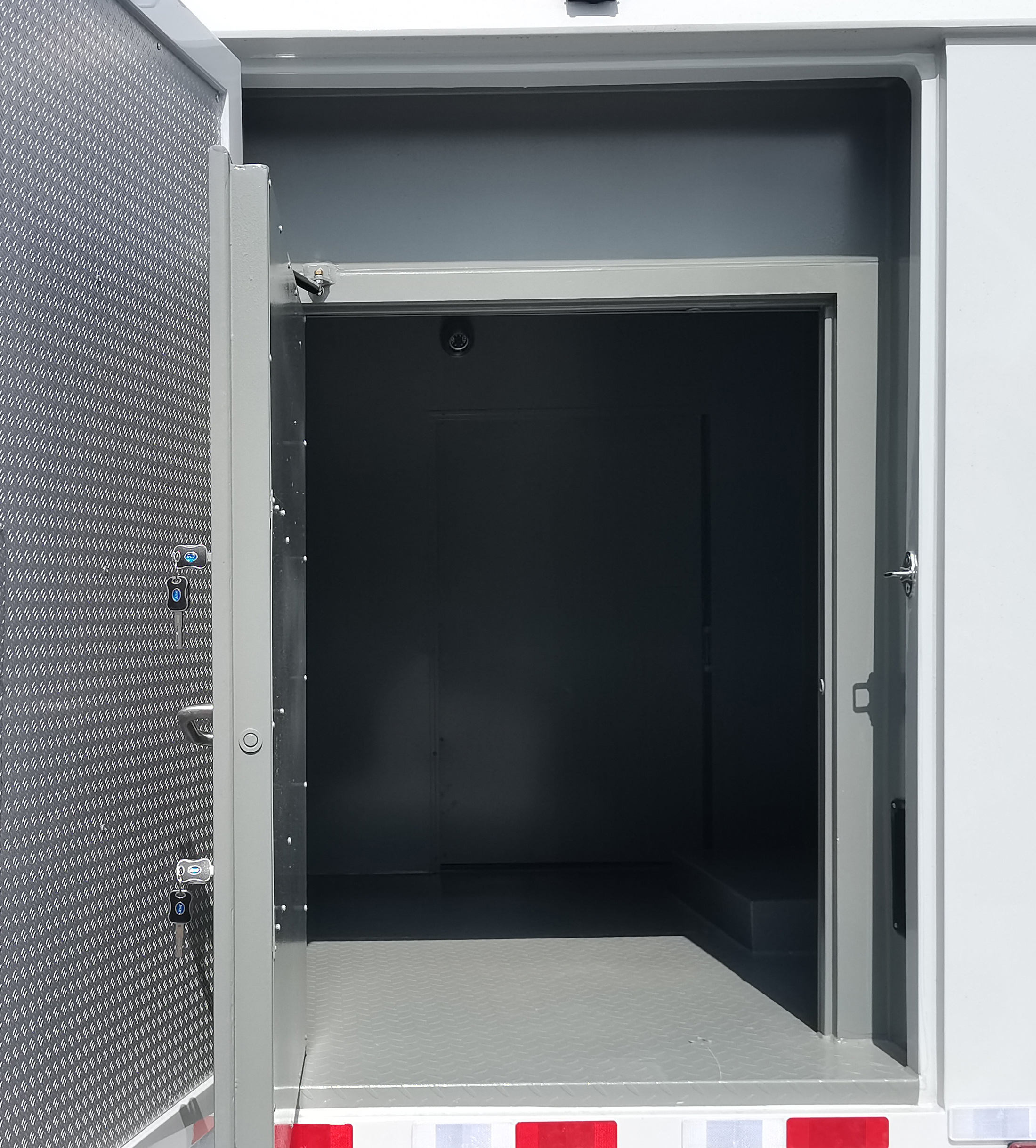 迪馬牌DMT5048XYCEV2-AM純電動運鈔車公告圖片