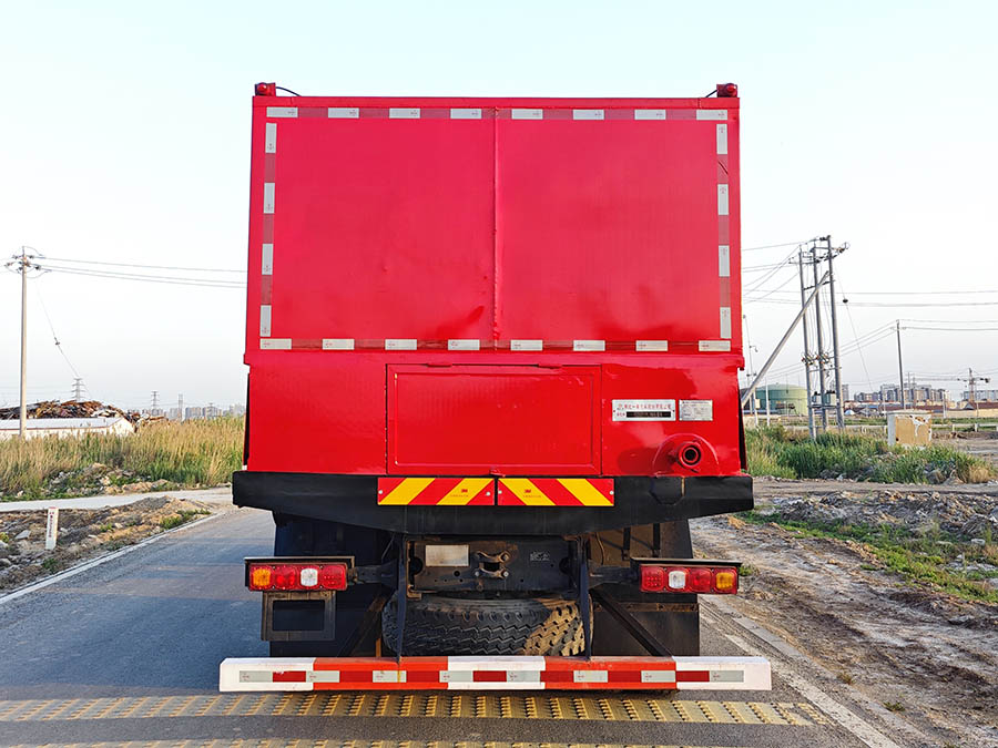 專致牌YZZ5221TYL70R壓裂車公告圖片