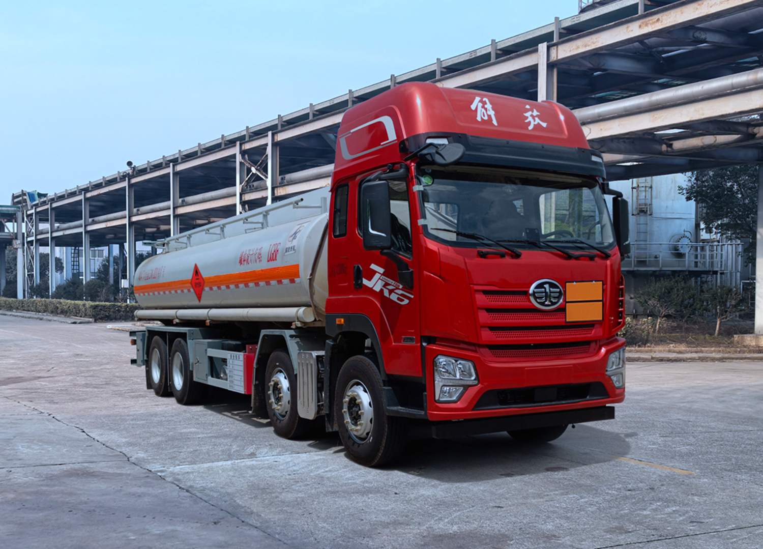 齊星牌QXC5323GRYC6Q易燃液體罐式運(yùn)輸車(chē)