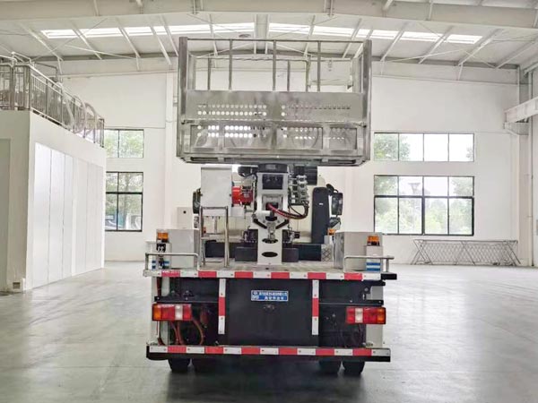 程力威牌CLW5040JGKADT高空作業(yè)車公告圖片