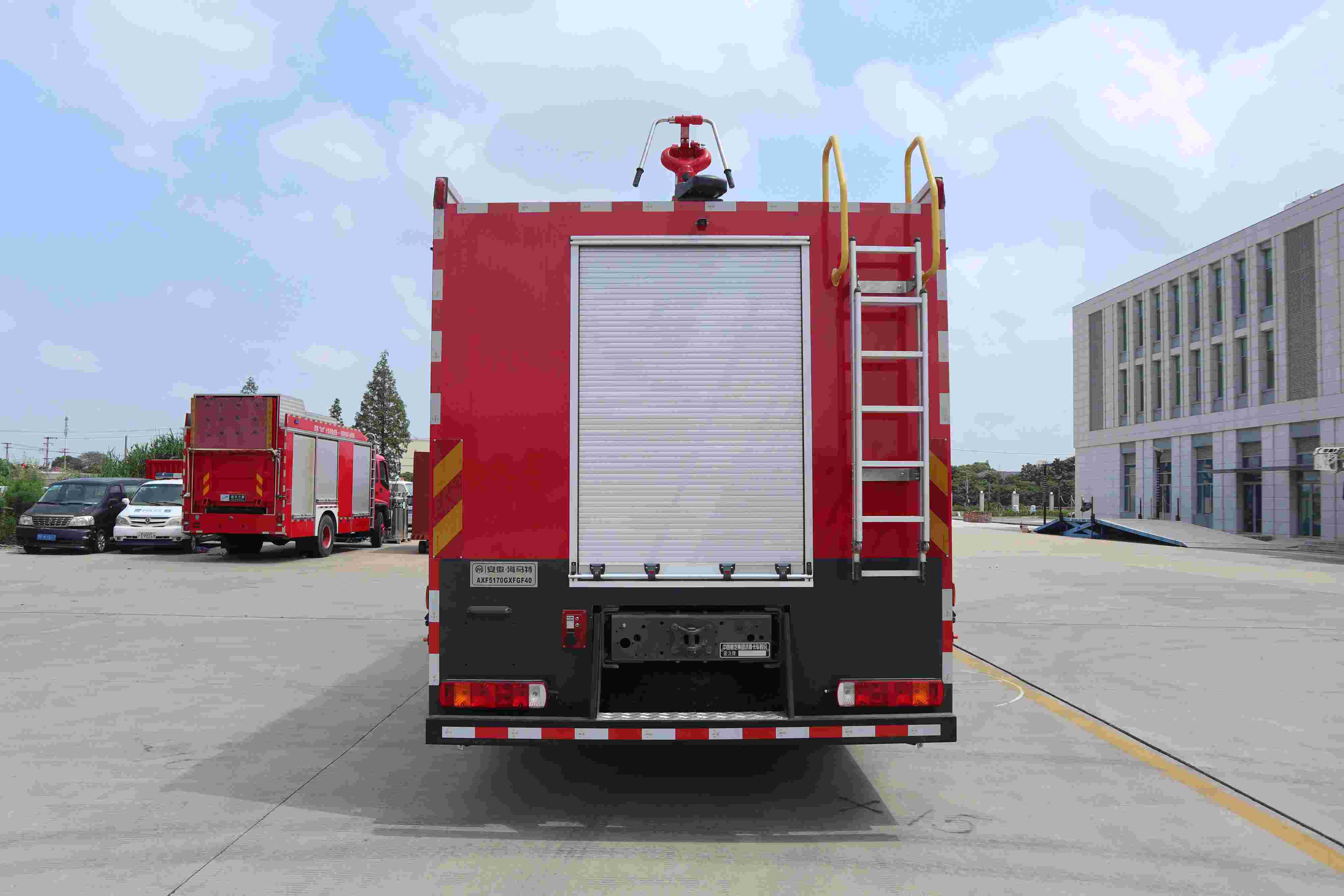 干粉消防車(chē)圖片