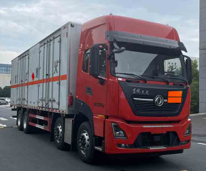 襄鑫鼎牌XDV5325XRYE6易燃液體廂式運(yùn)輸車(chē)公告圖片