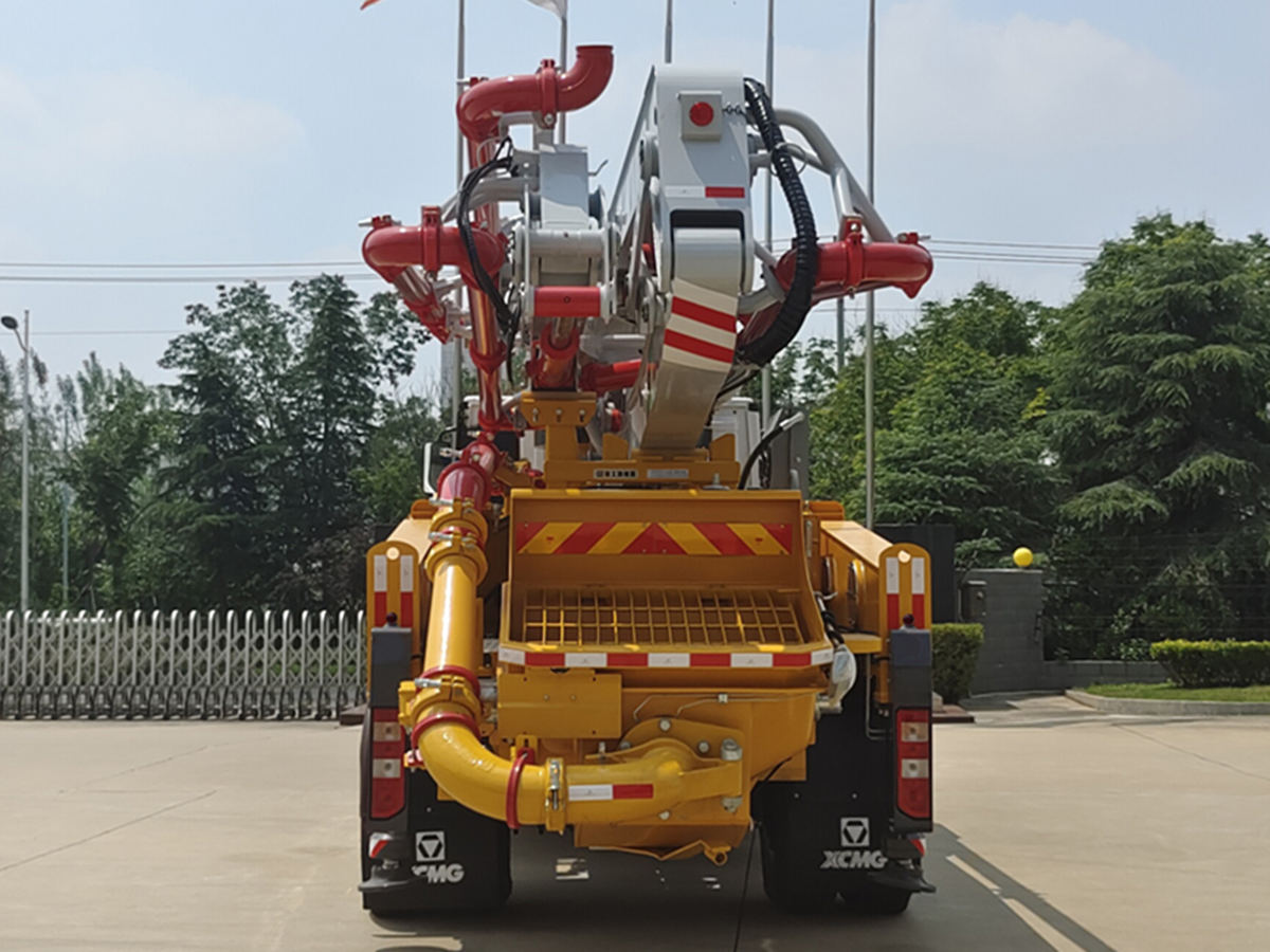 徐工牌XZS5232THBN混凝土泵車(chē)公告圖片
