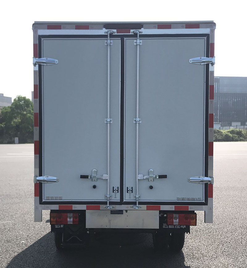 遠程牌ZB5036XXYVDC9L甲醇廂式運輸車公告圖片