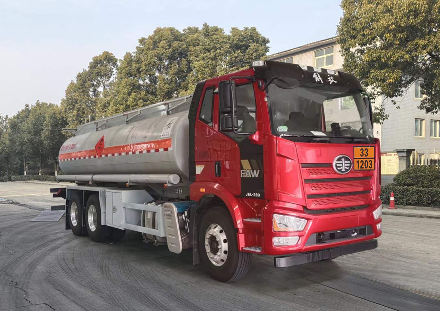 QXC5260GYYC6B型運油車圖片