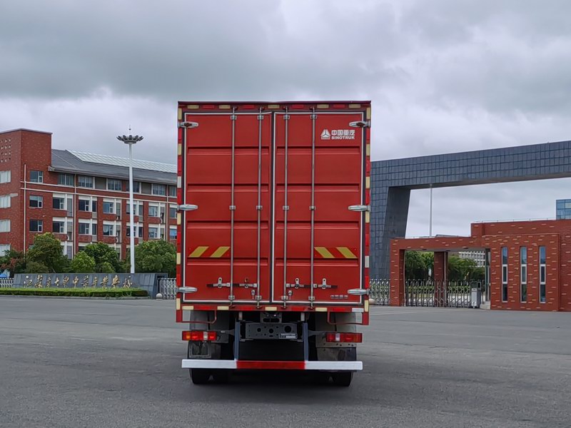 豪沃牌ZZ5257XXYV464JF1P廂式運(yùn)輸車公告圖片