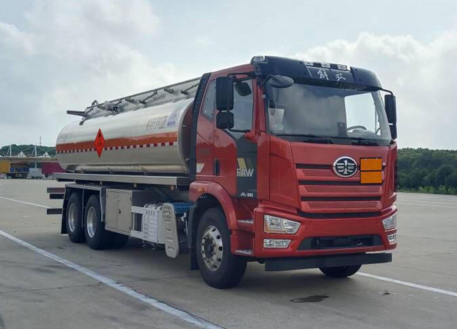 QXC5260GYYC6A型鋁合金運油車圖片