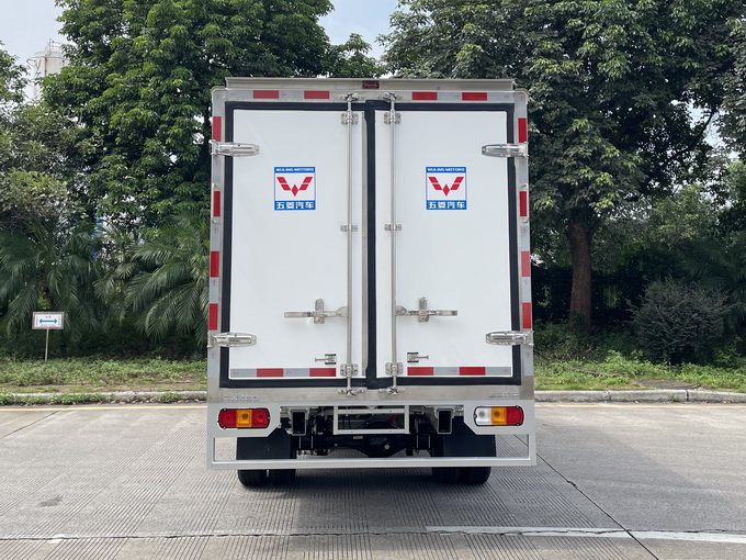 五菱牌LQG5030XLCSHEV插電式增程混合動力冷藏車公告圖片