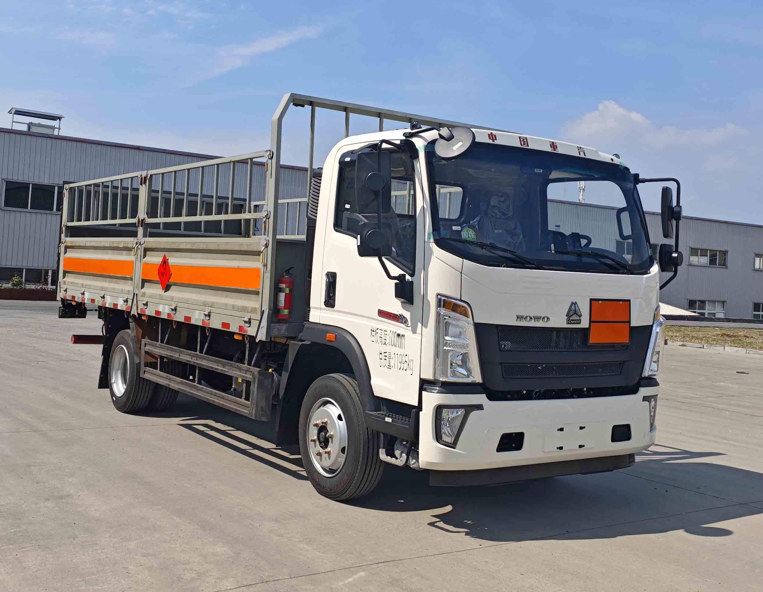 襄鑫鼎牌XDV5120TQPZZ6氣瓶運(yùn)輸車公告圖片