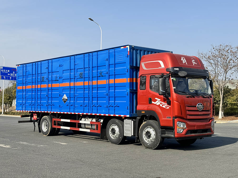 豐霸牌STD5261XFWCA6腐蝕性物品廂式運輸車