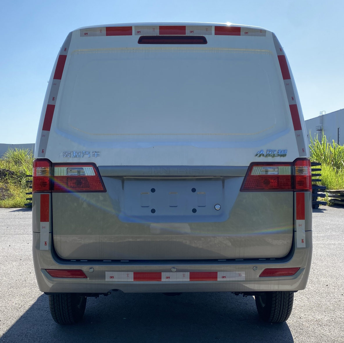 金杯牌JKC5025XXYA6L6廂式運(yùn)輸車公告圖片