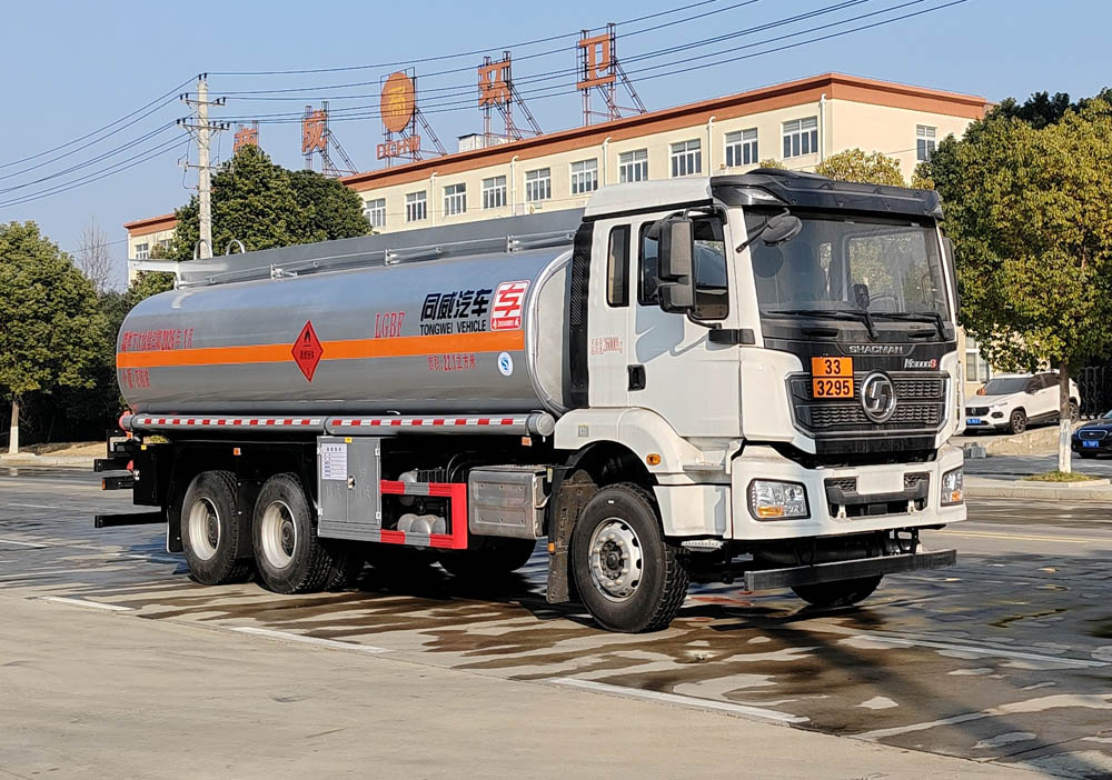 專威牌HTW5260GRYSX6易燃液體罐式運(yùn)輸車公告圖片