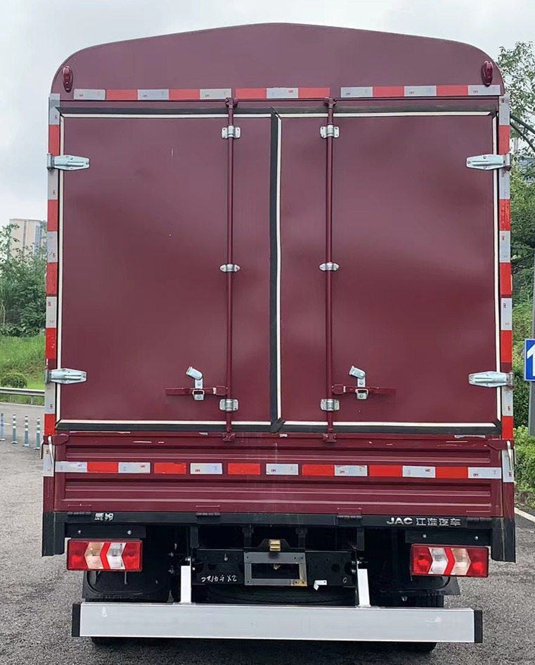 江淮牌HFC5043CCYEV2N純電動倉柵式運輸車公告圖片