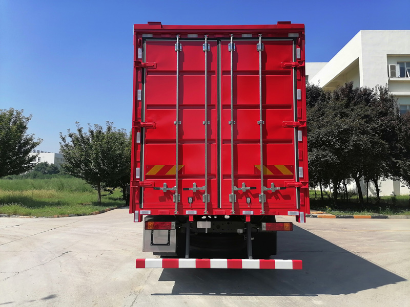 陜汽牌SX5189XYKLA501Q1-V翼開(kāi)啟廂式車(chē)公告圖片