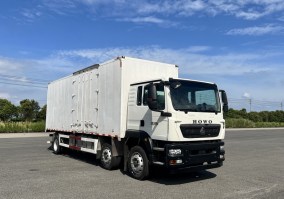 豪沃牌ZZ5257XXYV56CGF1厢式运输车