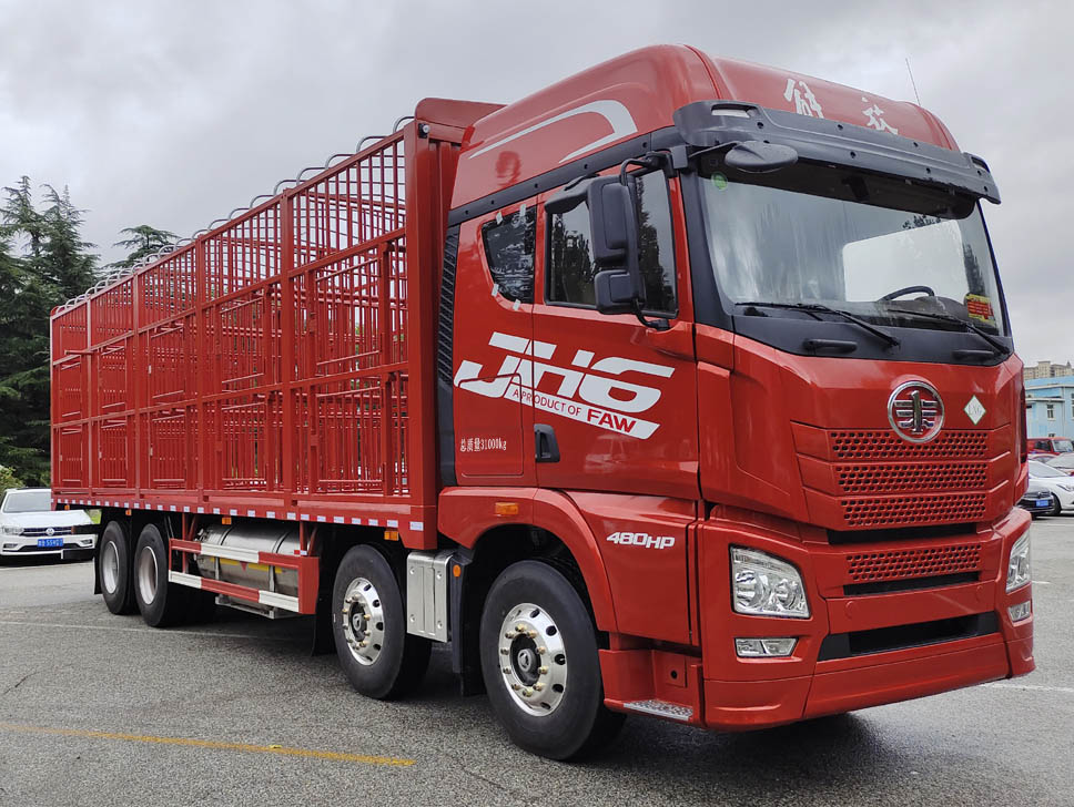 解放牌CA5311CCQP25K15L7T4NE6A80畜禽運(yùn)輸車公告圖片