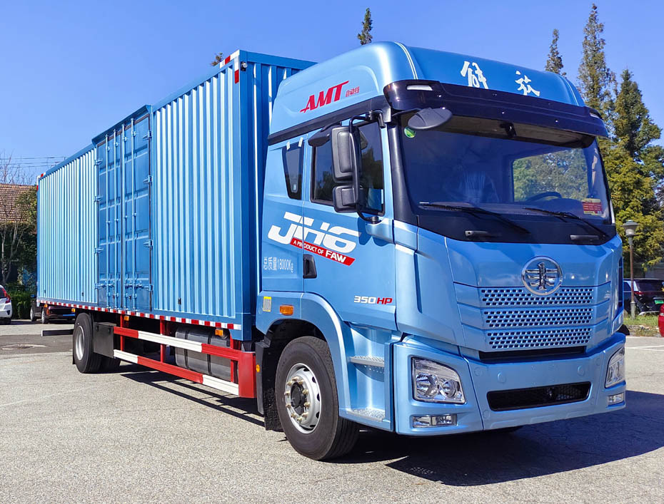 解放牌CA5181XXYP26K2L7E6A80廂式運(yùn)輸車公告圖片