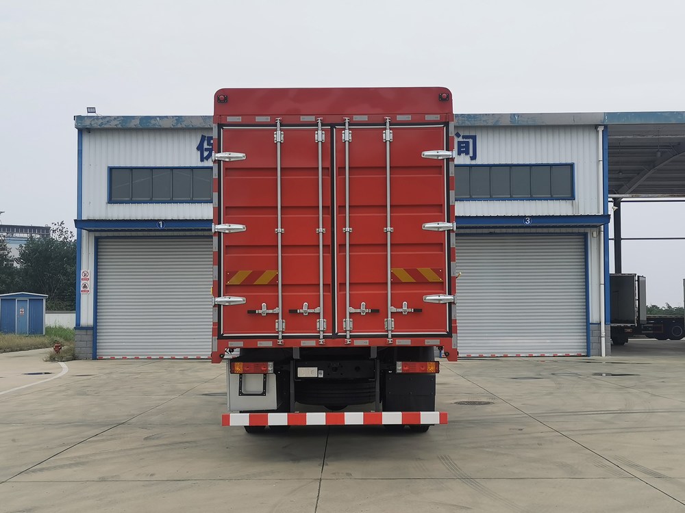 陜汽牌SX5186CCYMP6501倉柵式運輸車公告圖片