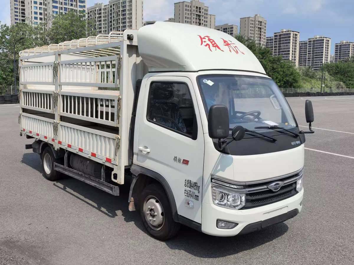 福田牌BJ5045CCY4JC7-30倉(cāng)柵式運(yùn)輸車(chē)公告圖片