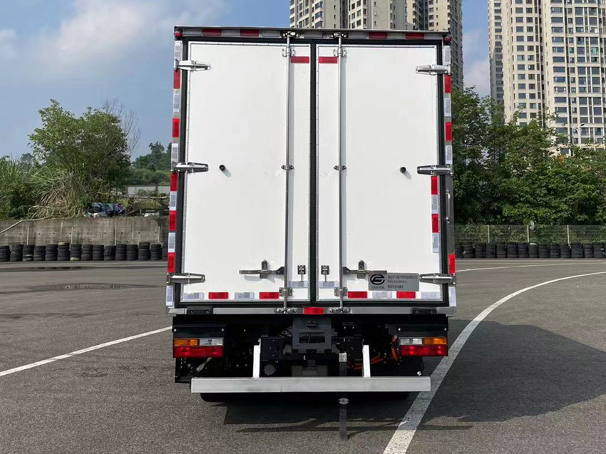 美錦飛馳牌QMJ5041XLCEFCEV1燃料電池冷藏車公告圖片