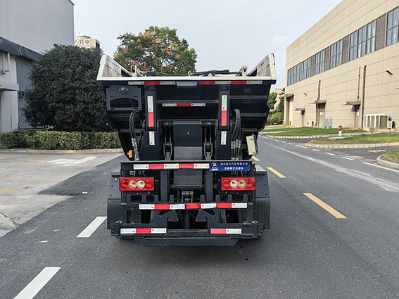 瑞力星牌RLQ5043ZZZB6自裝卸式垃圾車公告圖片